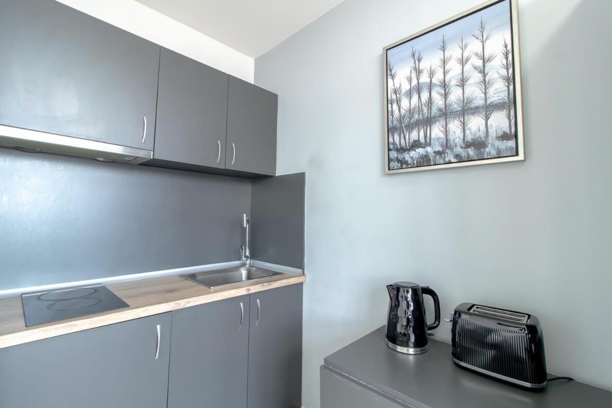 Charming Budget In Sunderland Apartment *