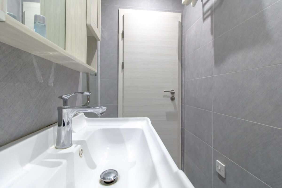 Charming Budget In Sunderland Apartment